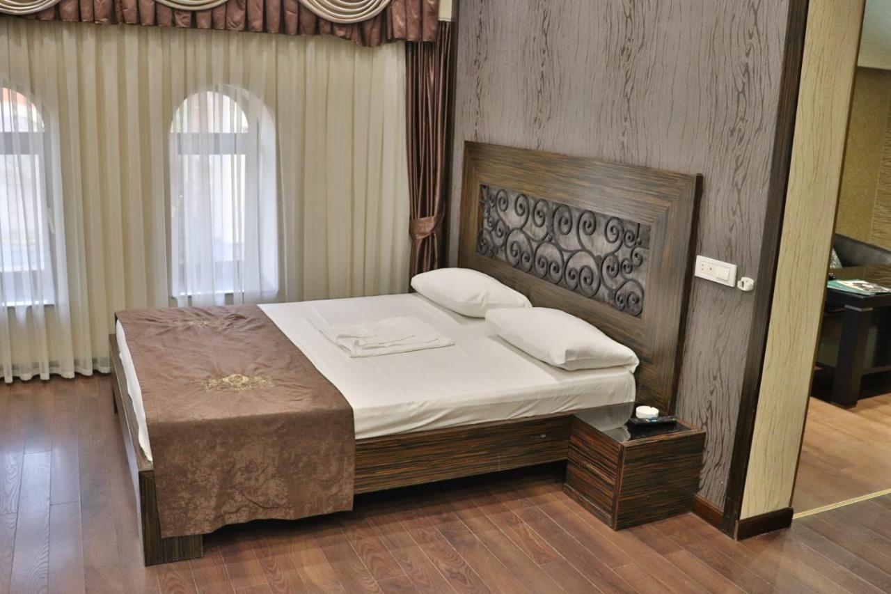 Hotel Roma & Tours Yerevan Luaran gambar