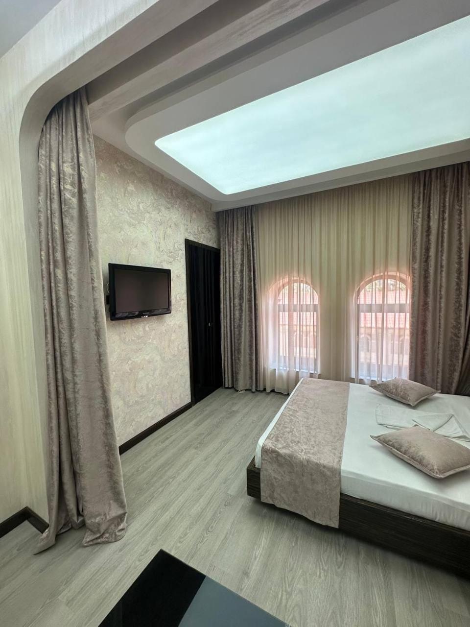 Hotel Roma & Tours Yerevan Luaran gambar