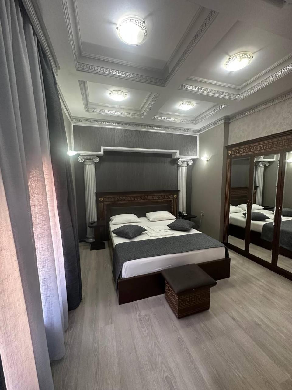 Hotel Roma & Tours Yerevan Luaran gambar